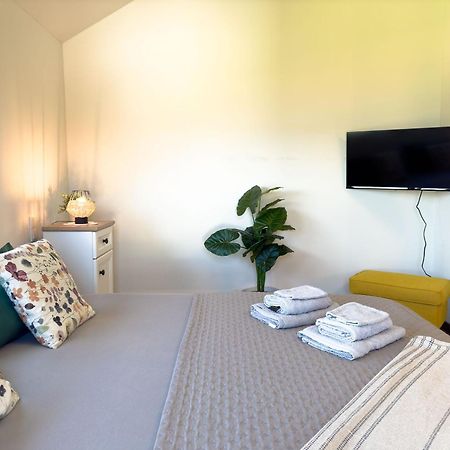 Serenity Vista Retreat Bnb Bescheid Buitenkant foto