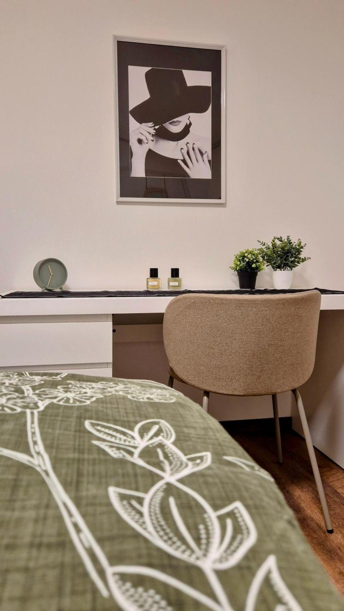 Serenity Vista Retreat Bnb Bescheid Buitenkant foto
